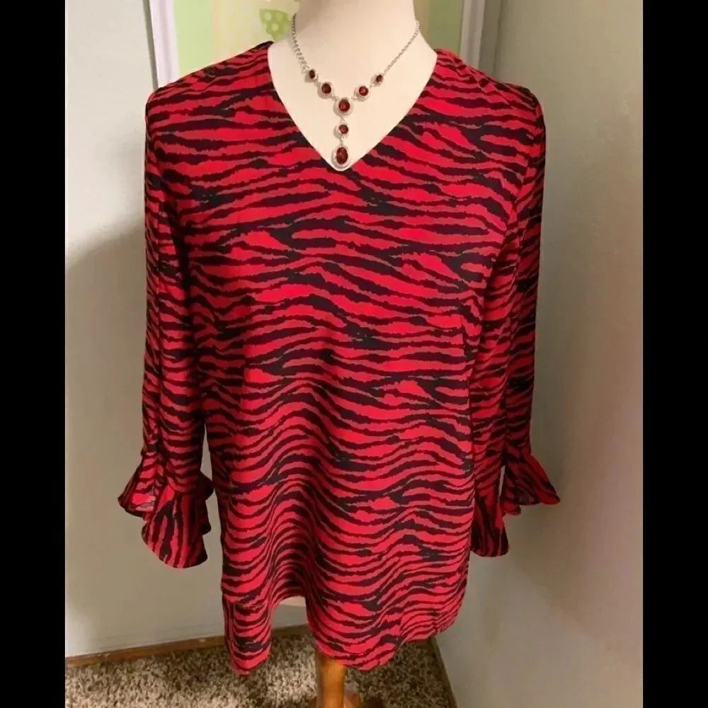 NWOT Calessa Red & Black V-Neck Tunic #195